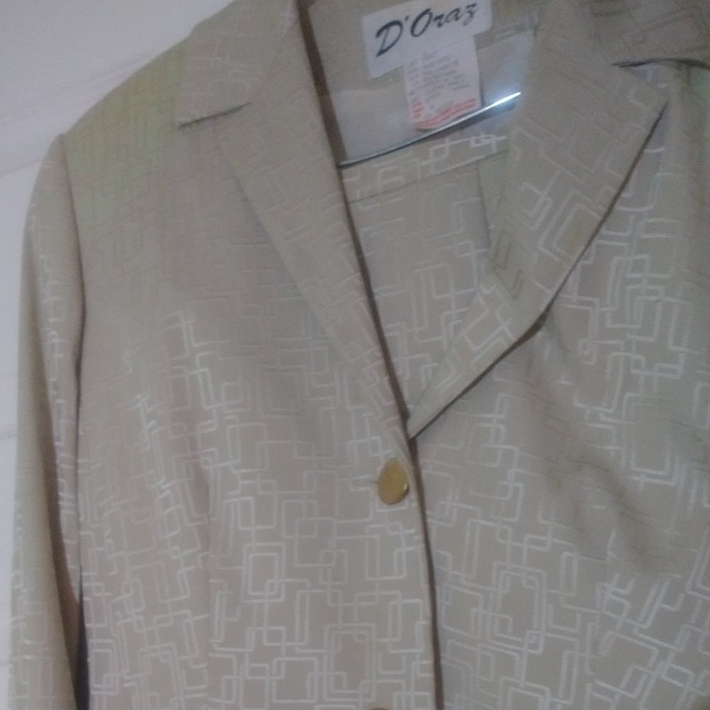 Beautiful 2 piece suit - jacket and skirt- neutral